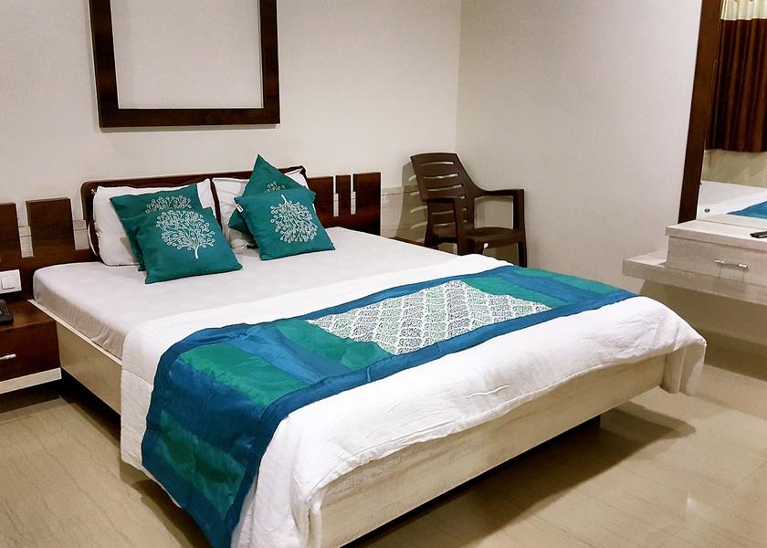 Gujarat Somnath Deluxe AC Double Bed Room