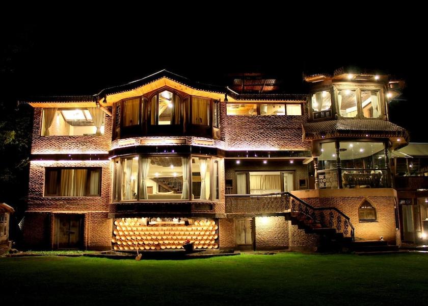 Jammu and Kashmir Pahalgam Front of property