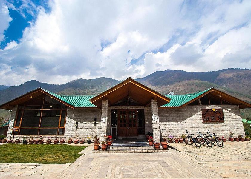 Himachal Pradesh Manali Hotel Exterior