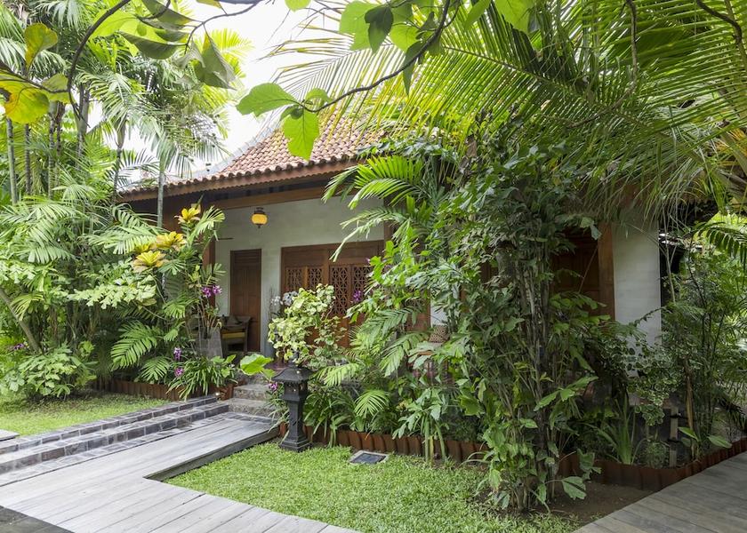 Bali Denpasar Front of property