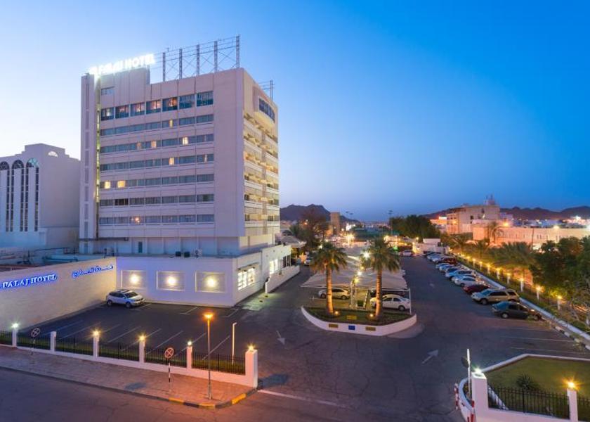  Muscat exterior view