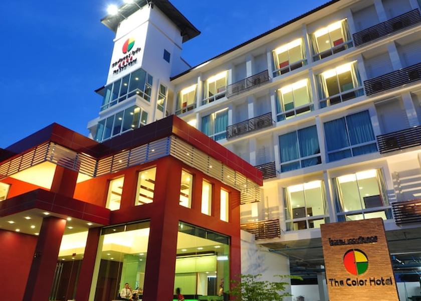 Songkhla Province Hat Yai Front of property - evening/night
