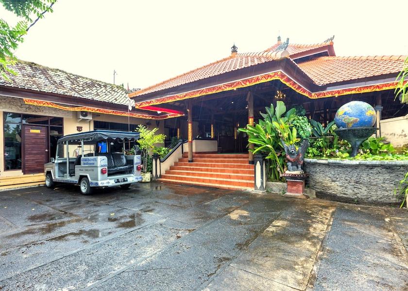 Bali Lovina Interior entrance