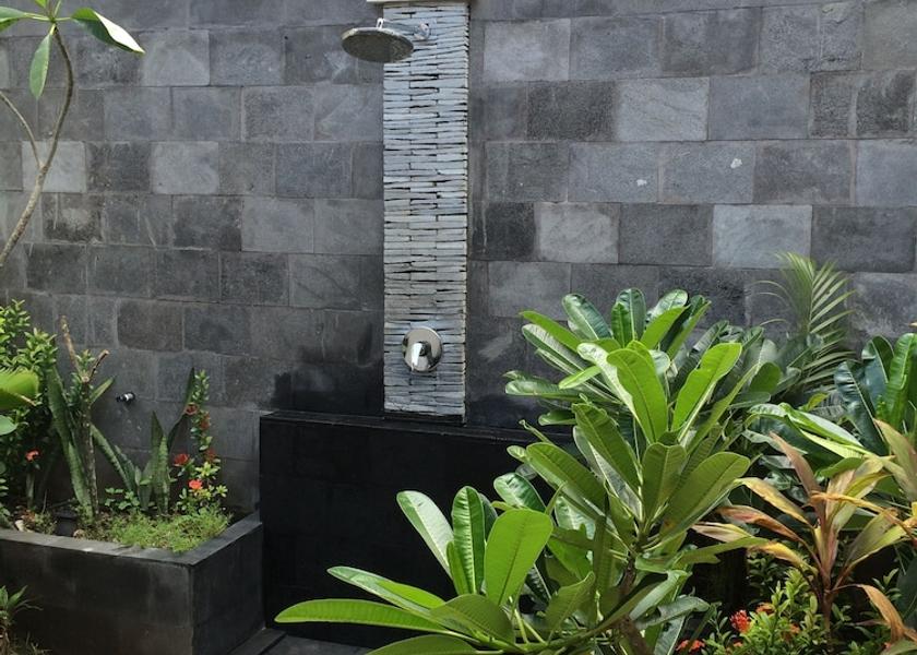West Nusa Tenggara Gili Trawangan Bathroom shower
