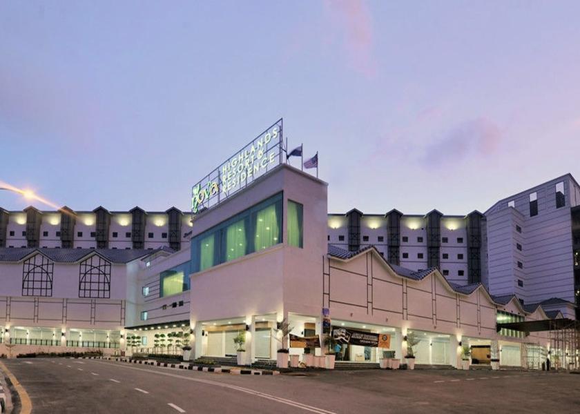 Pahang Brinchang Front of property - evening/night