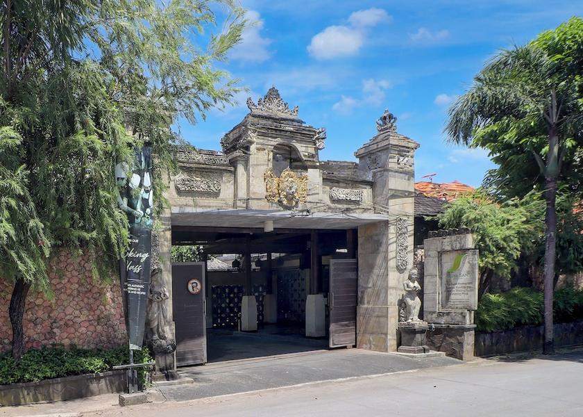 Bali Jimbaran Front of property