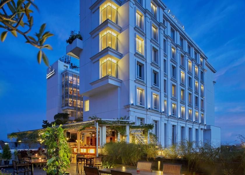  Yogyakarta Exterior Detail