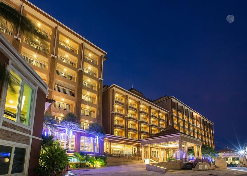 Chonburi Province Sattahip Front of property - evening/night