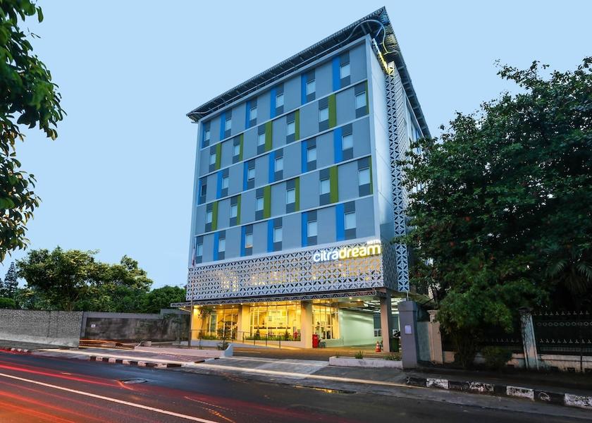 Special Region of Yogyakarta Yogyakarta Front of property