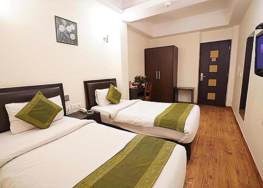 Delhi Delhi Family Room