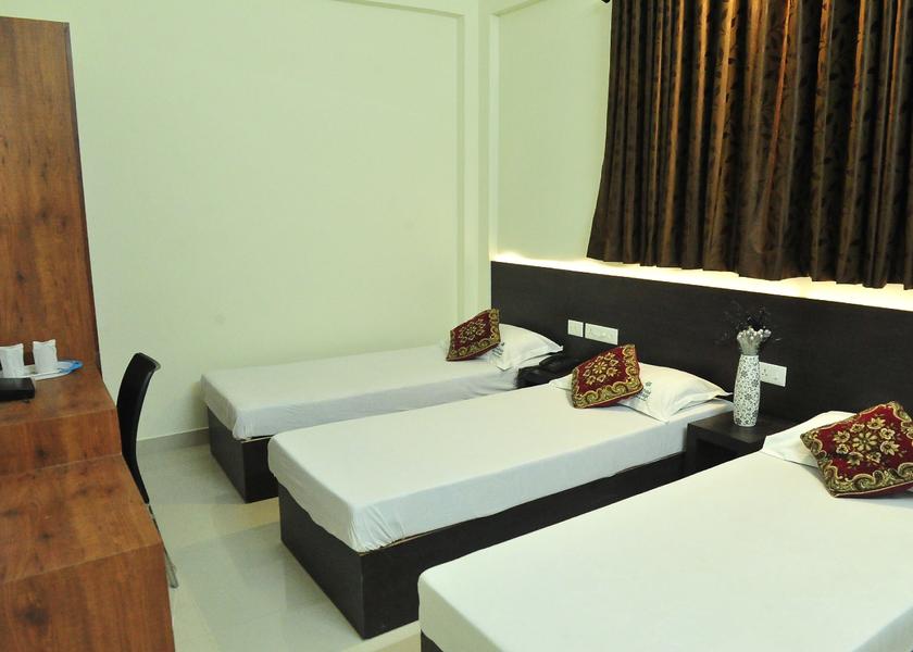 Kerala Thiruvananthapuram Deluxe Triple AC