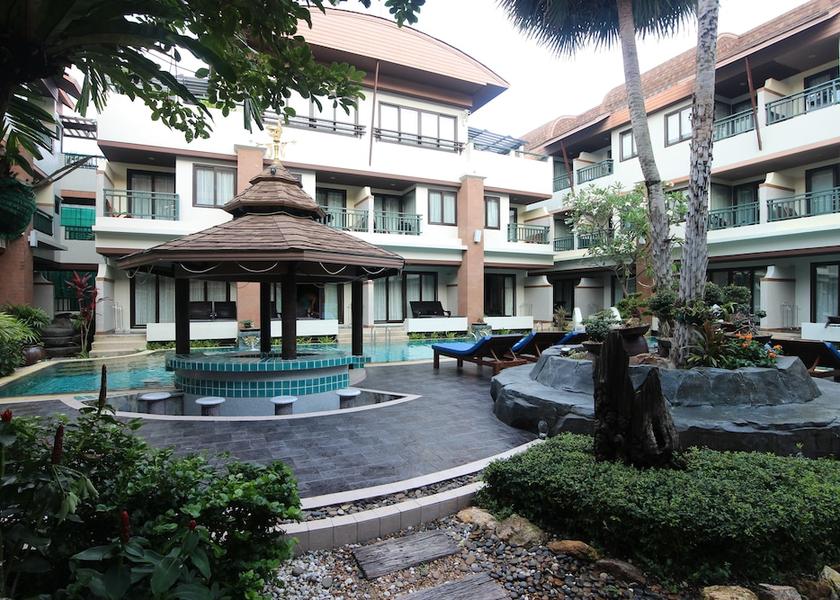 Krabi Province Ko Phi Phi Poolside bar