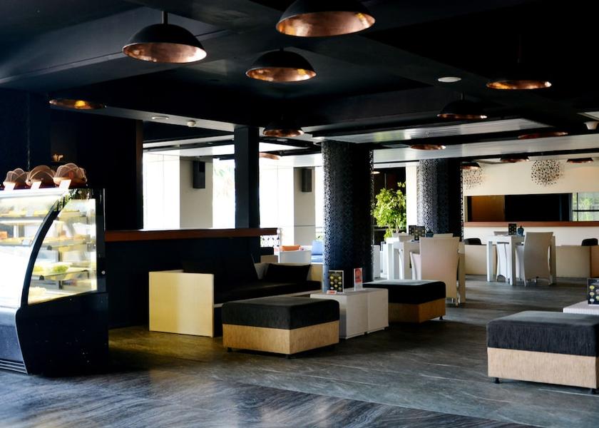 Bali Denpasar Bar (on property)