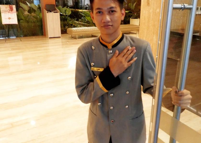 Banten Curug Concierge desk