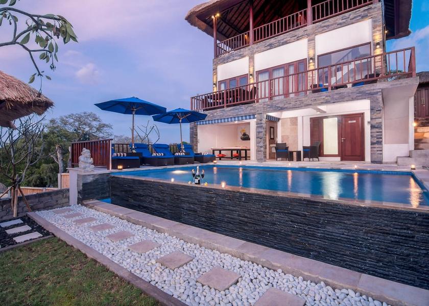  Lembongan Island Entrance