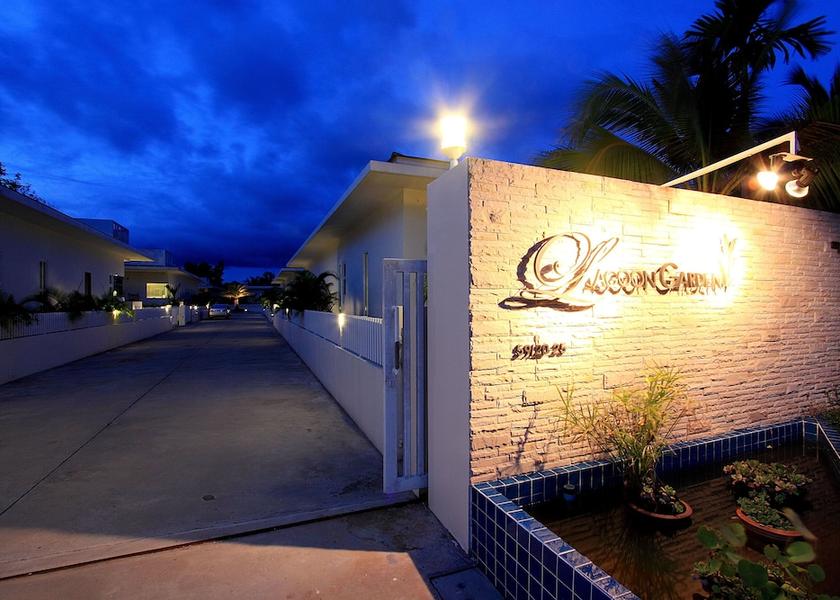 Phuket Province Ko Kaeo Property entrance