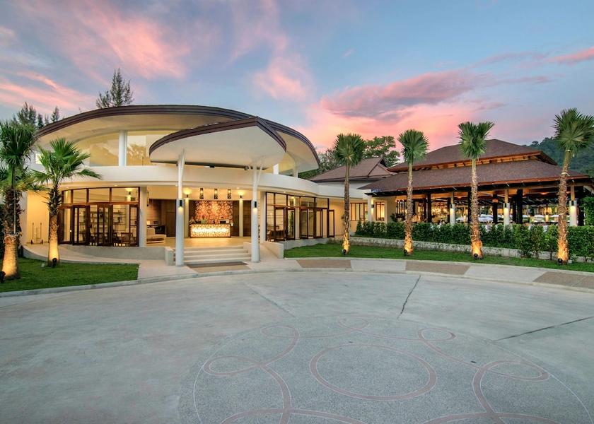  Takua Pa Interior Entrance