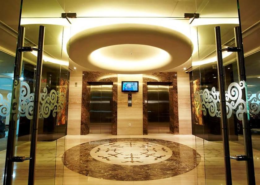  Ambon Lobby