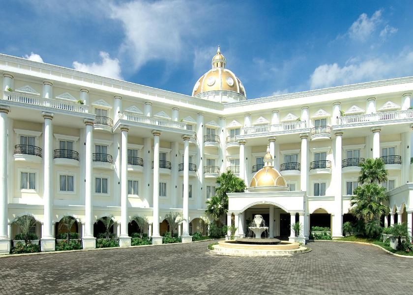 West Java Cipanas Hotel Exterior
