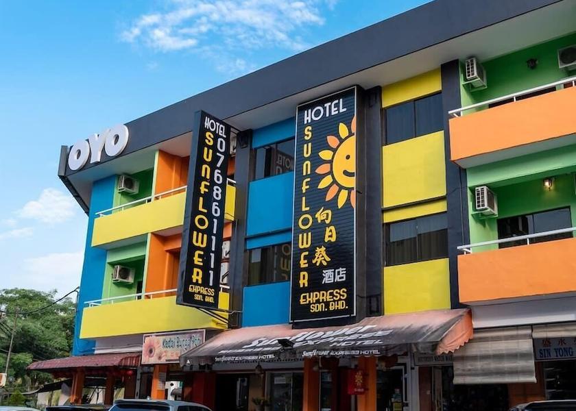 Johor Pontian Exterior Detail