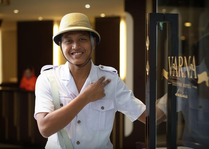 Concierge desk