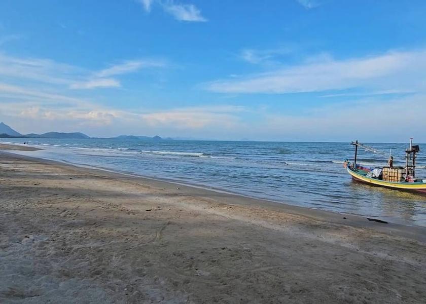 Prachuap Khiri Khan Sam Roi Yot Beach