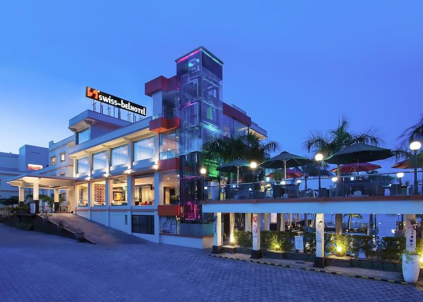  Palu Facade