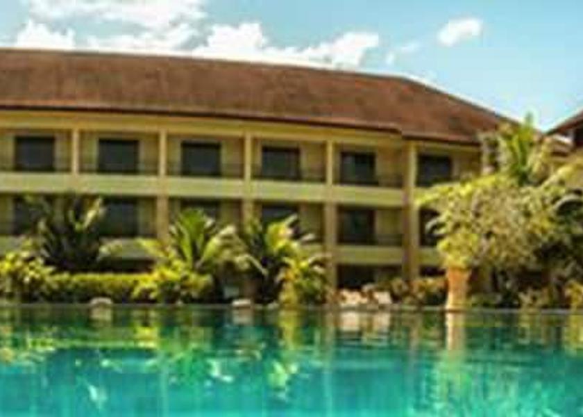  Salahutu Exterior Detail