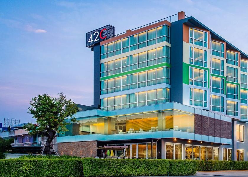 Nakhon Sawan Nakhon Sawan Facade