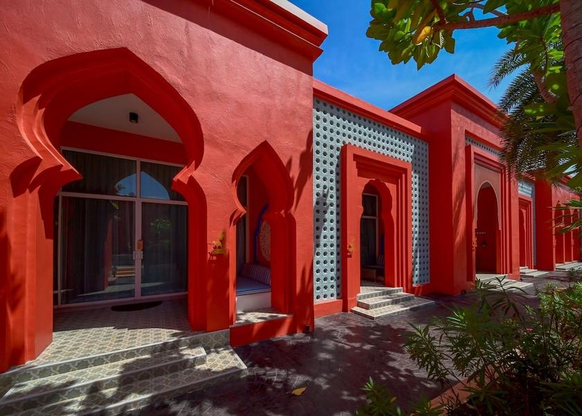 Phuket Province Thep Krasattri Exterior
