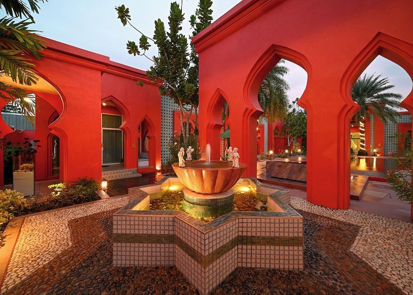 Phuket Thep Kasattri Exterior Detail