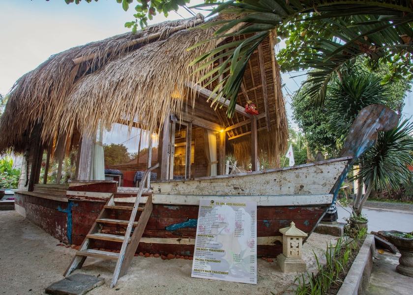  Lembongan Island Exterior Detail