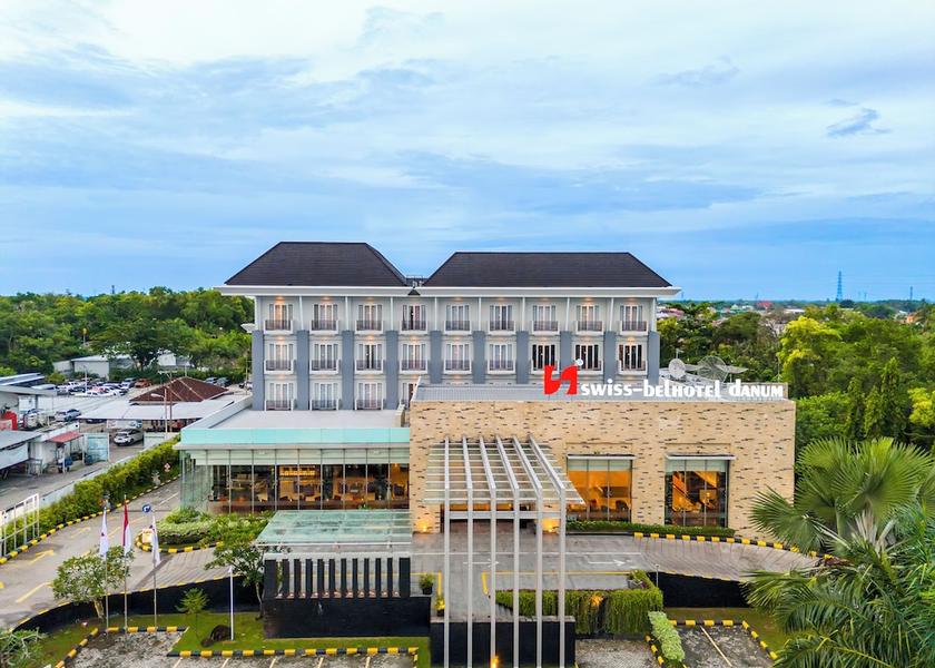  Palangkaraya Exterior Detail
