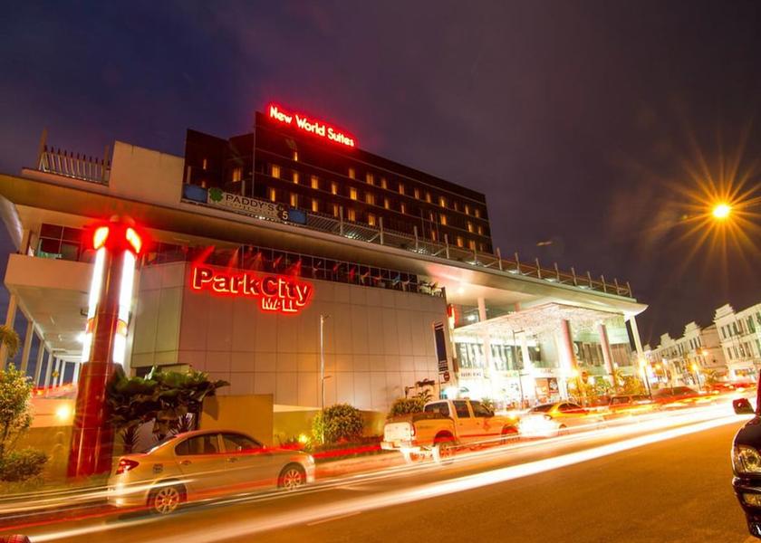Sarawak Bintulu Front of property - evening/night