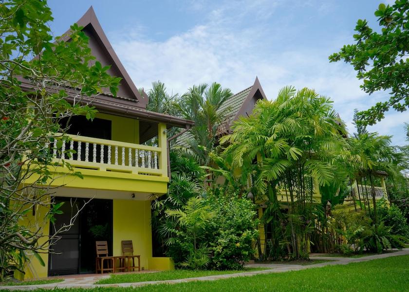 Phuket Sa Khu Interior Entrance