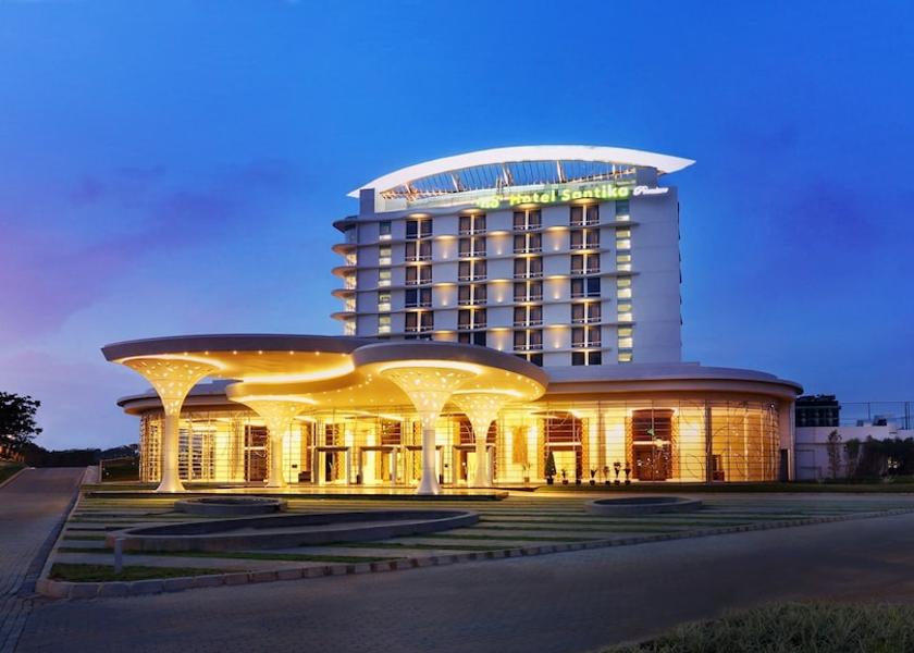  Bekasi Front of property - evening/night