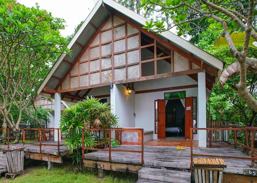 Rayong Province Koh Mun Nork Exterior Detail
