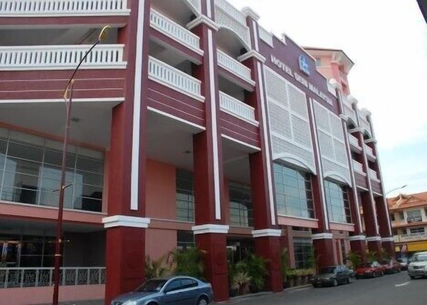 Penang Kepala Batas Exterior Detail