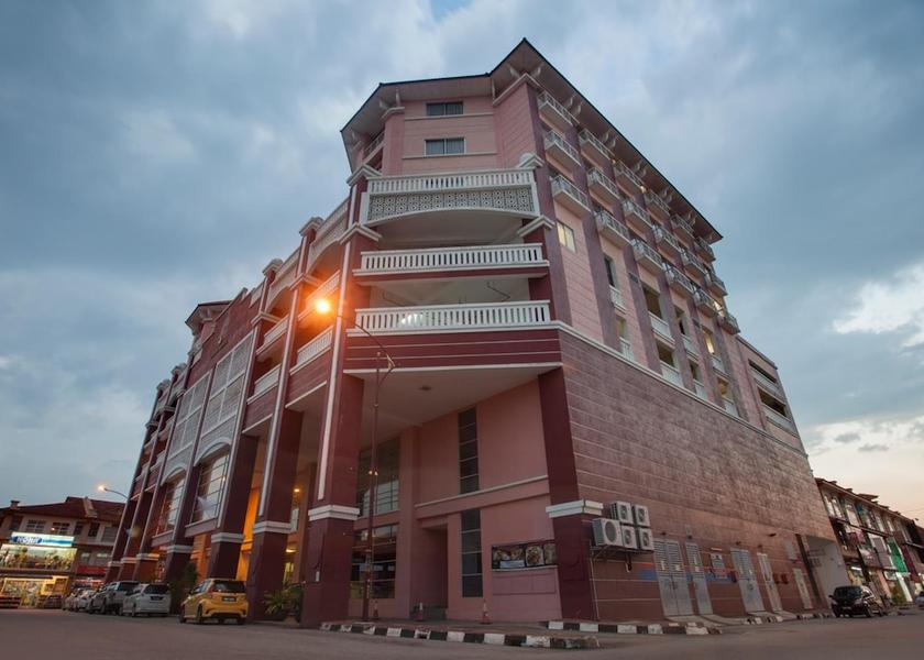 Penang Kepala Batas Exterior Detail