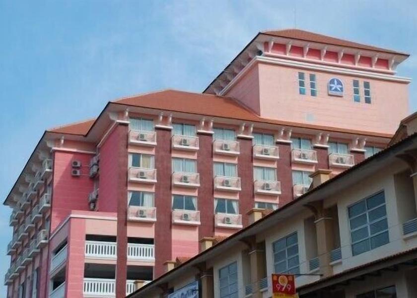 Penang Kepala Batas Exterior Detail