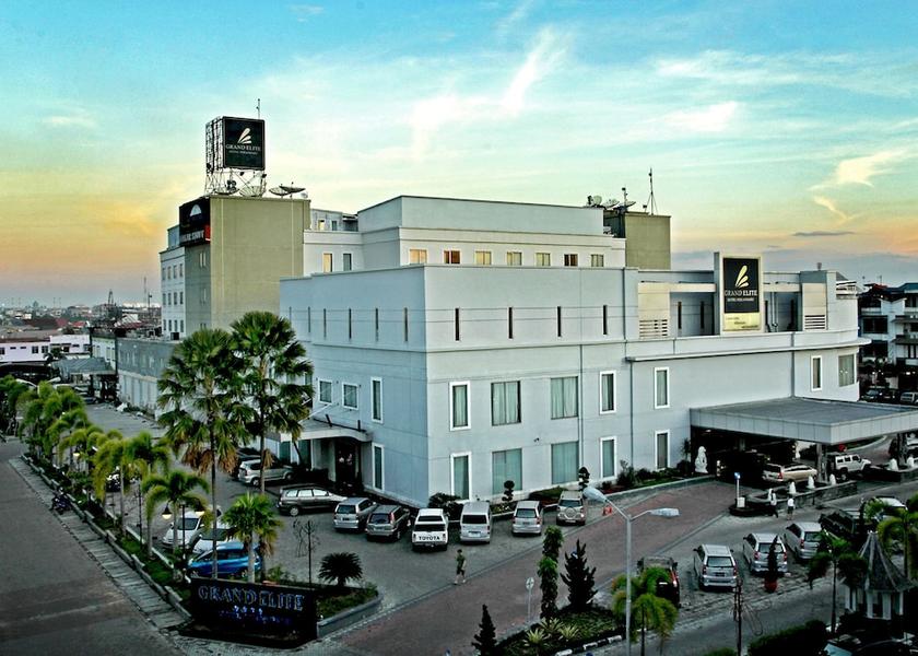 Riau Pekanbaru Facade
