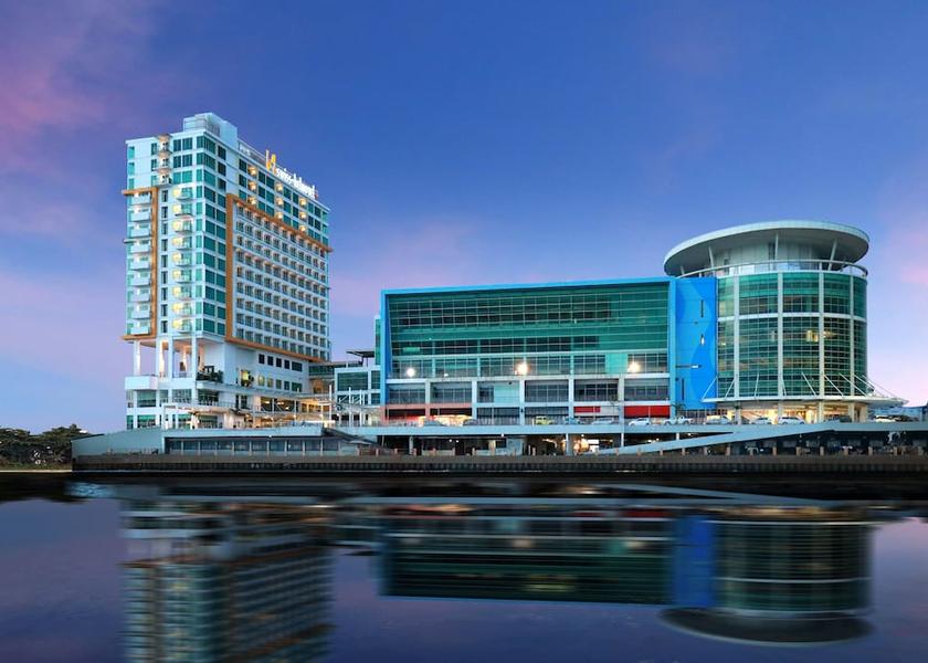  Balikpapan Front of property - evening/night