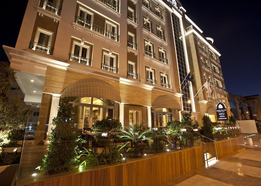  Doha Terrace/patio