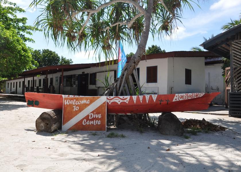  Pom Pom Island Facade