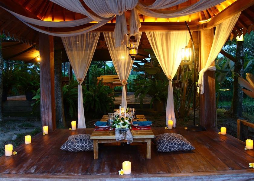 Central Java Mungkid Couples Dining