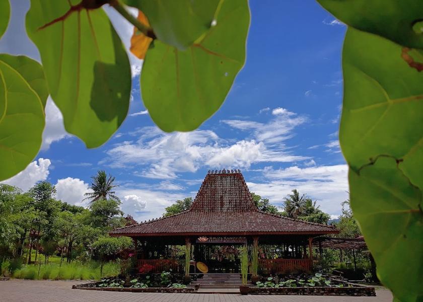 Central Java Mungkid Restaurant