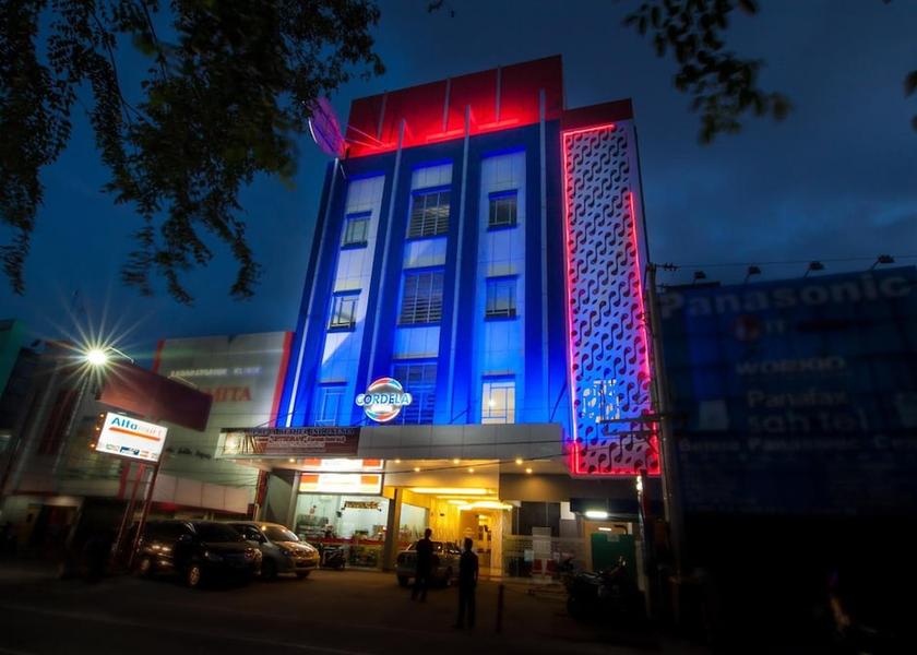  Medan Exterior Detail