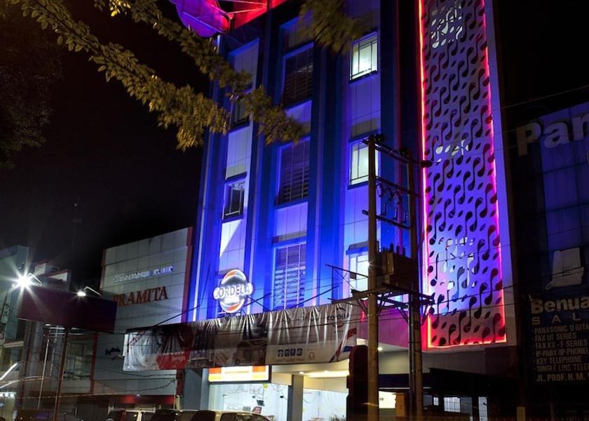  Medan Exterior Detail