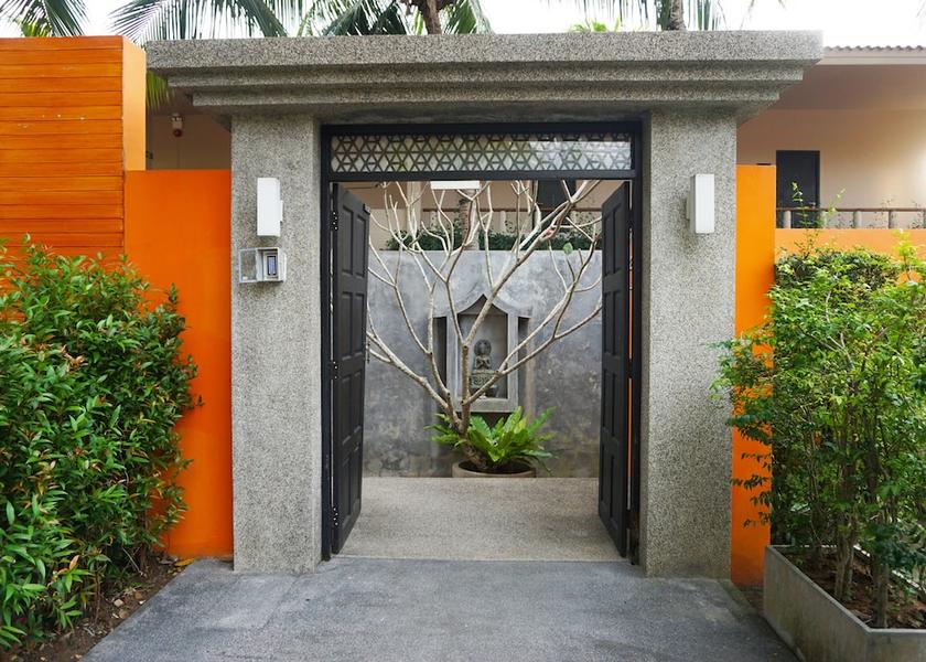Phuket Chalong Facade
