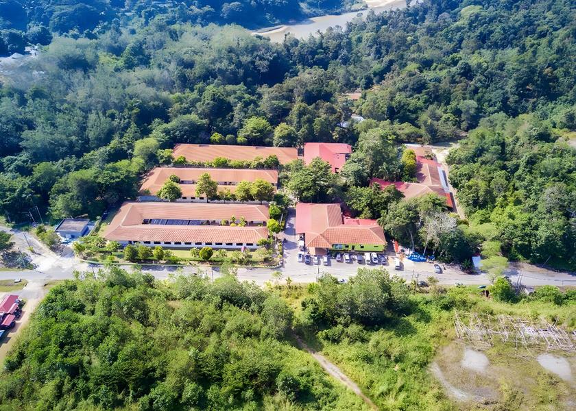 Pahang Kuala Tembeling Standard Quad Room